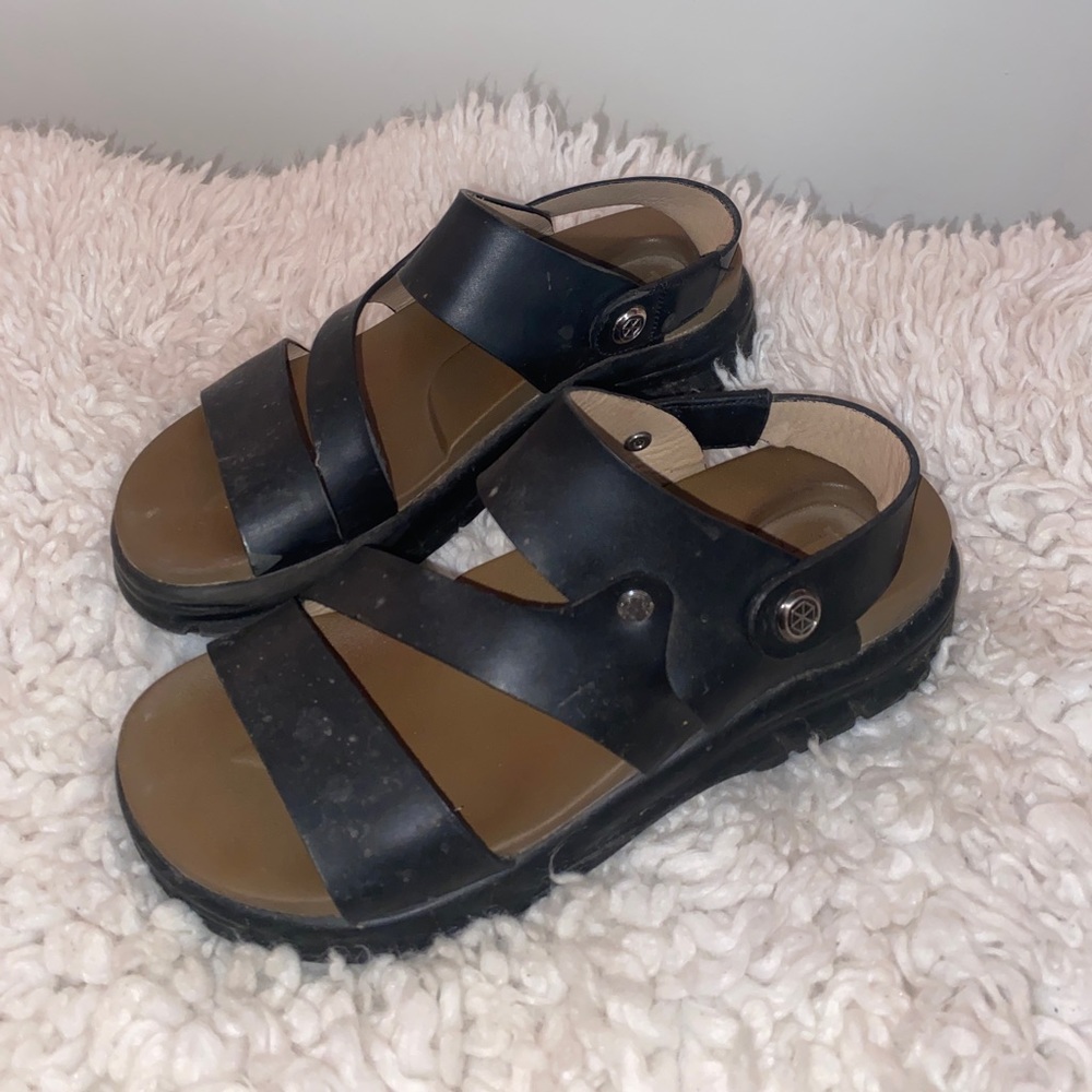 Chunky sandals for everyday wear